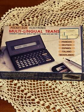 Cresta 7897654578 Vintage Electronic Pocket Size Multi-lingual Translator