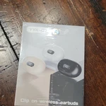 Boytond YYK-Q71 Bluetooth Wireless Earbuds Hifi Sound Comfortable Black White. Fixed Price $40.00.